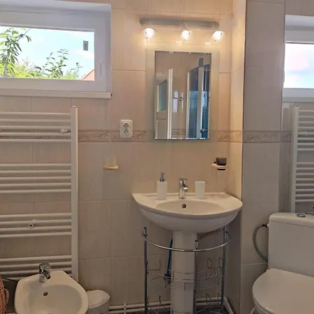 Lelia Apartment *