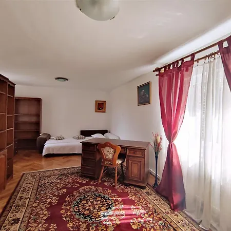 Lelia Apartment *
